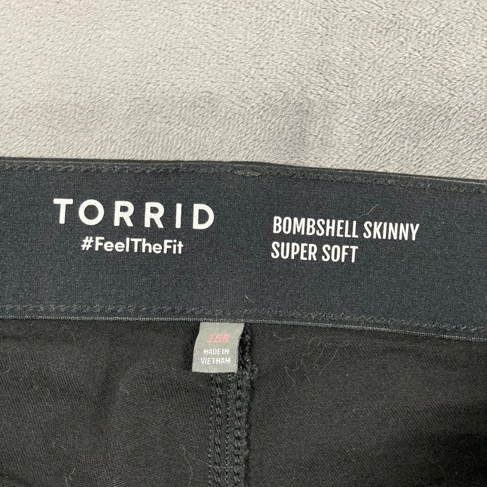 Torrid Bombshell Skinny Jeans Womens 18R Black Rhinestone Super Soft Stretch - Picture 2 of 7